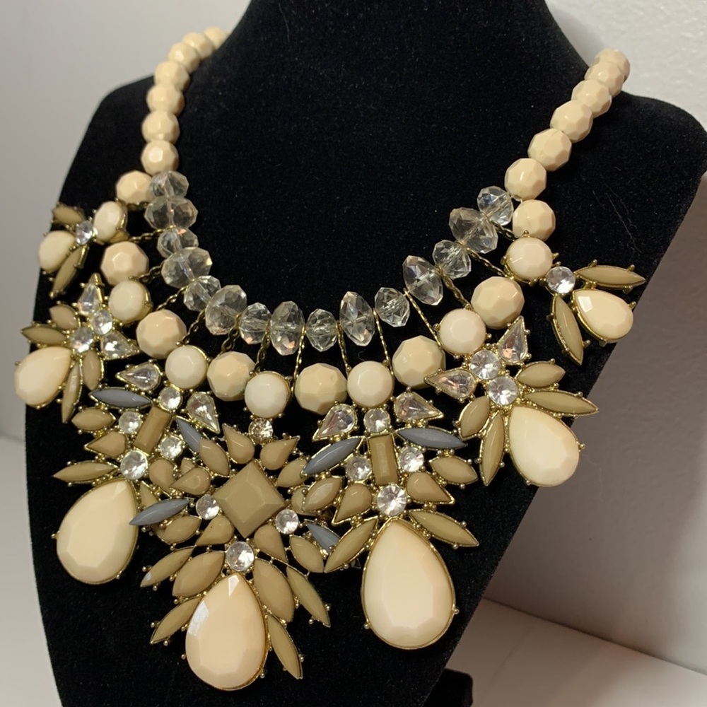 Tan Necklace - Picture 5 of 5
